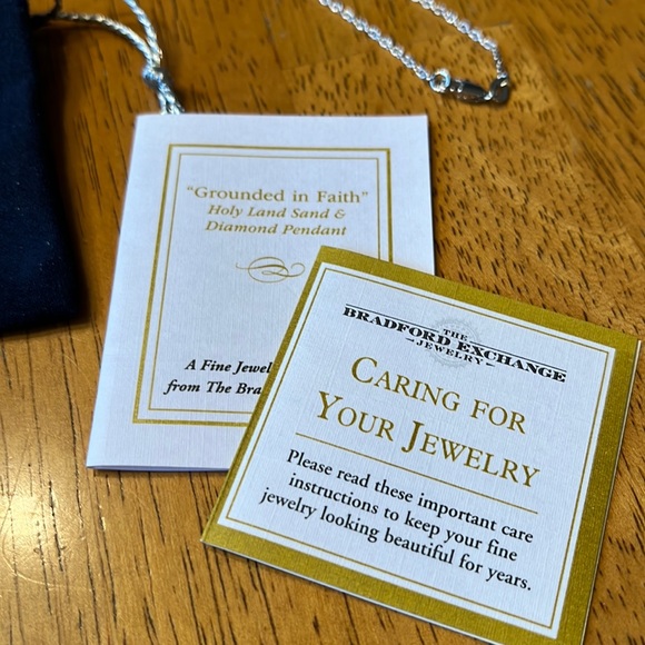 Bradford Exchange Holy Land Sand Diamond Necklace w/ Greg Olsen Art 18” Necklace - Picture 7 of 10